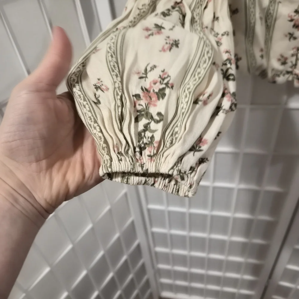 Reformation Floral Cream Green Blouse Top Sz 4 - Picture 9 of 12